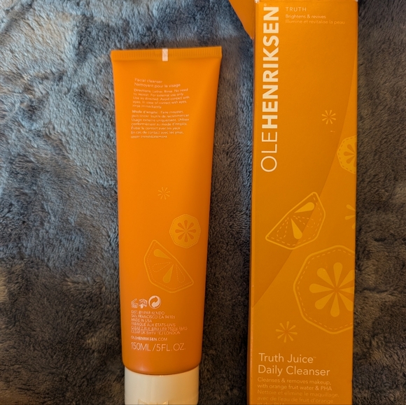 OLEHENRIKSEN Truth Juice Daily Cleanser 5 fl.oz. 150mL - Picture 11 of 14